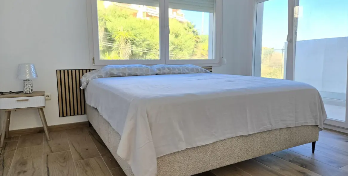 Sale of detached villa in El Faro 21
