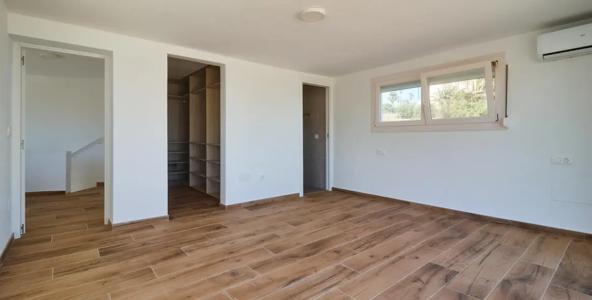 Sale of detached villa in El Faro 30