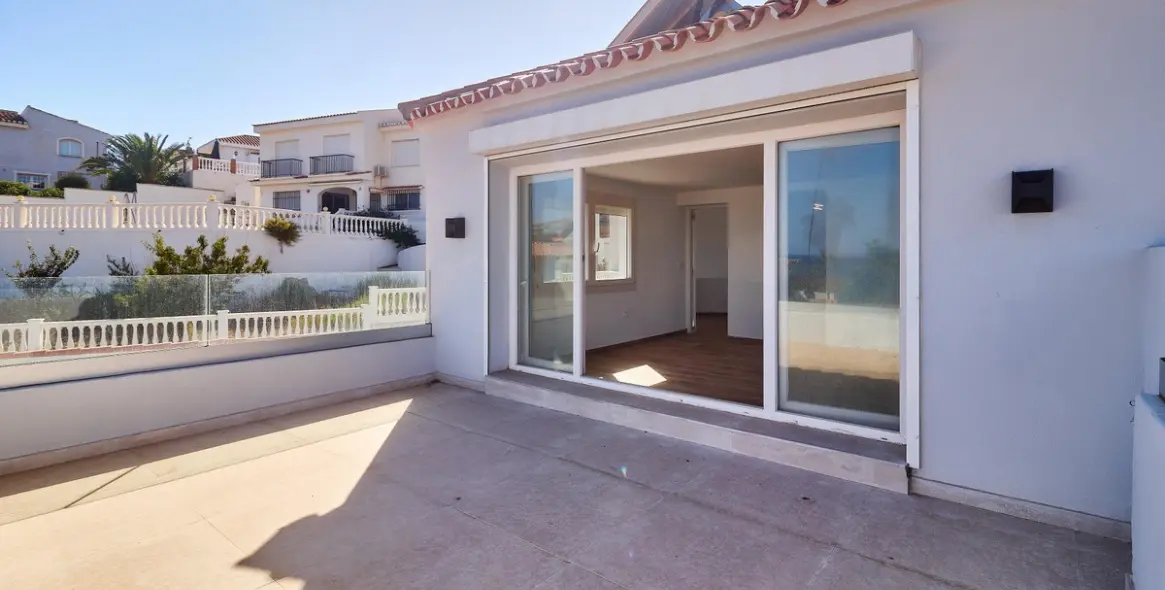 Sale of detached villa in El Faro 34