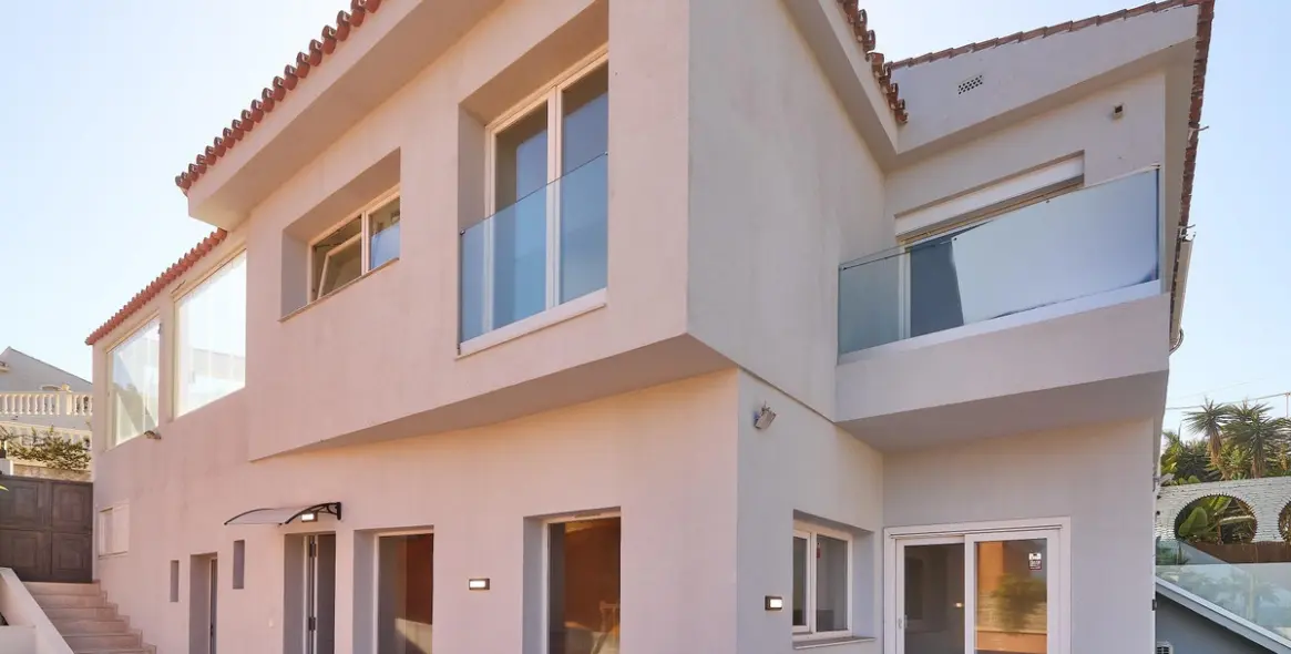 Sale of detached villa in El Faro 63
