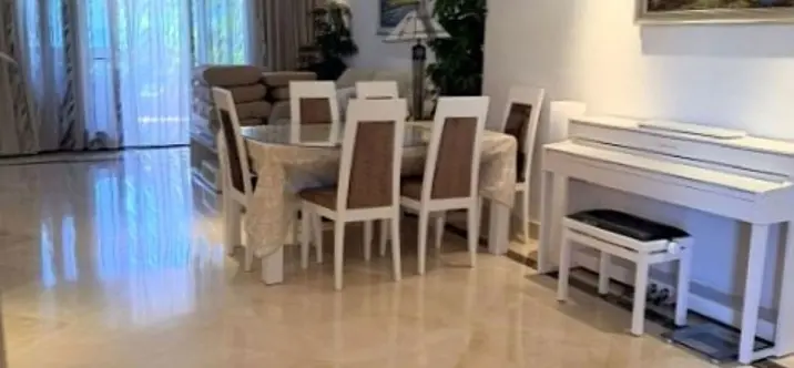 Продажа апартаментов на среднем этаже в Estepona 1