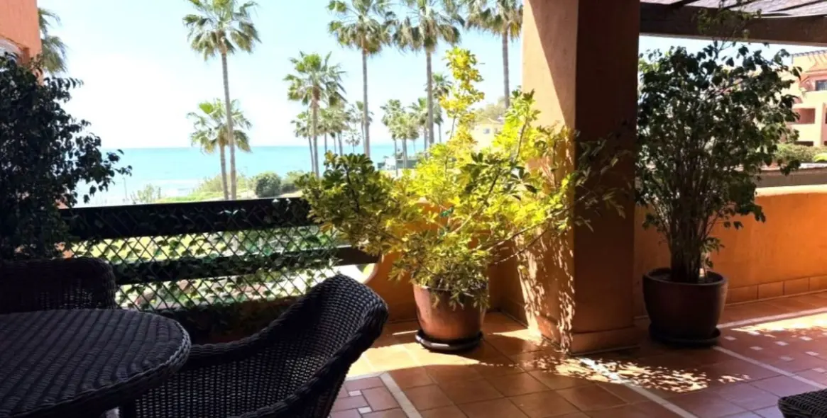 Продажа апартаментов на среднем этаже в Estepona 5