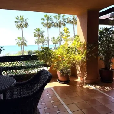 Продажа апартаментов на среднем этаже в Estepona