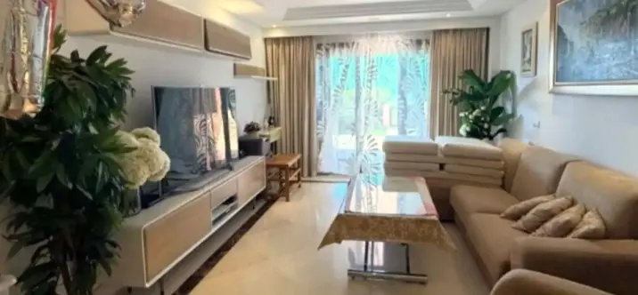 Sale of ground floor apartment in Estepona 1