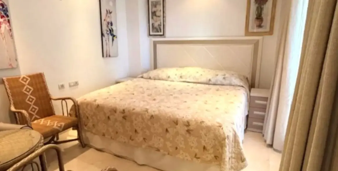 Sale of ground floor apartment in Estepona 12