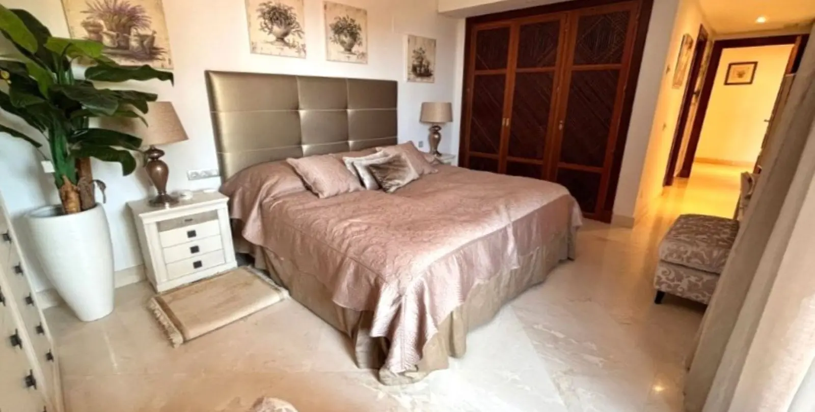 Venta de apartamento en planta baja en Estepona 9