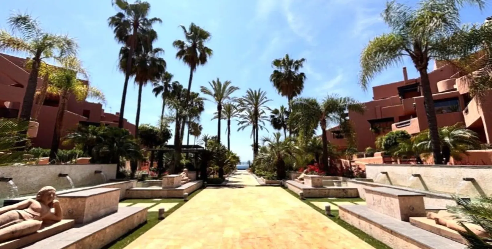 Venta de apartamento en planta baja en Estepona 18