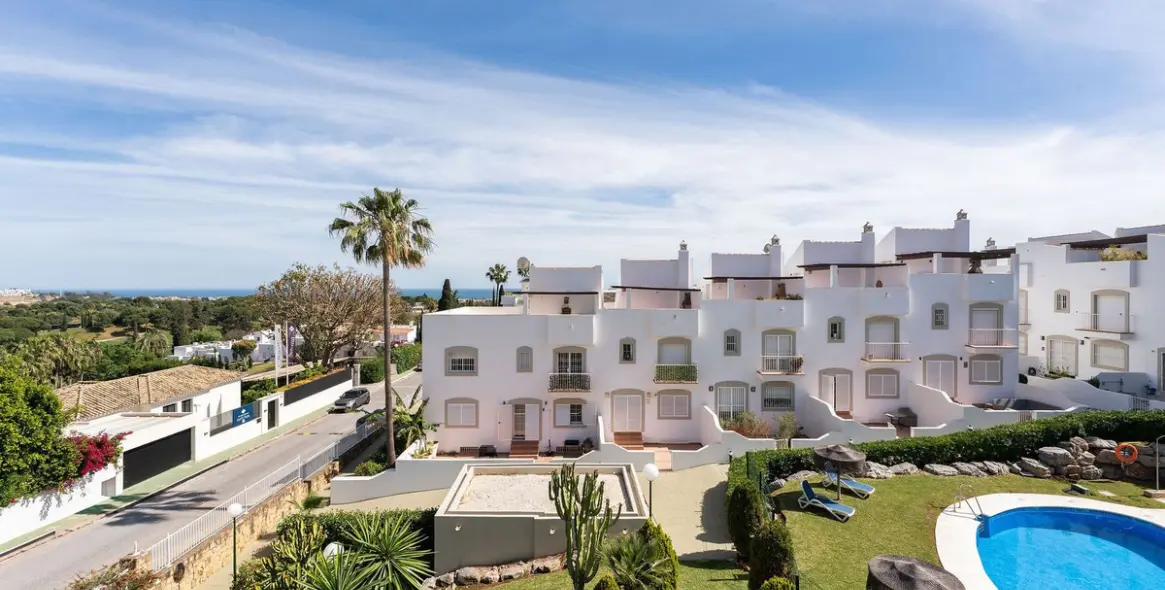 Sale of townhouse in Nueva Andalucía 1