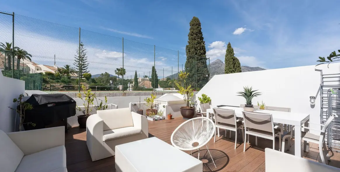 Sale of townhouse in Nueva Andalucía 3
