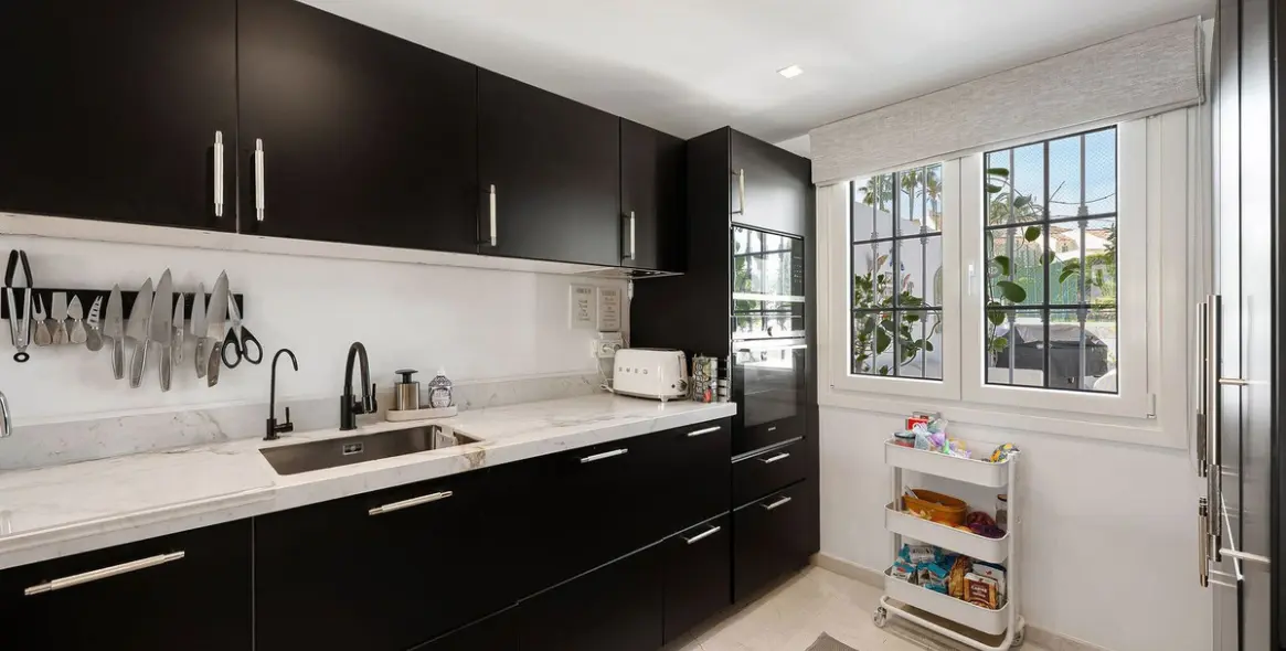 Sale of townhouse in Nueva Andalucía 10