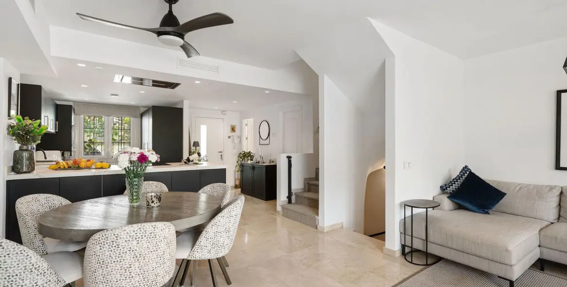 Sale of townhouse in Nueva Andalucía 11