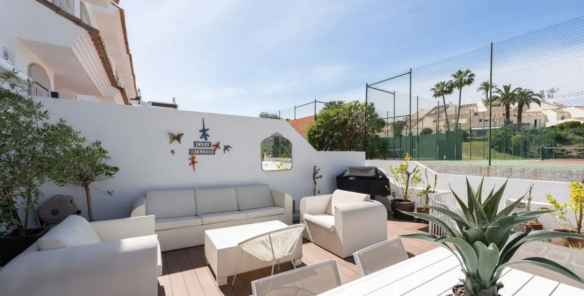 Sale of townhouse in Nueva Andalucía 13