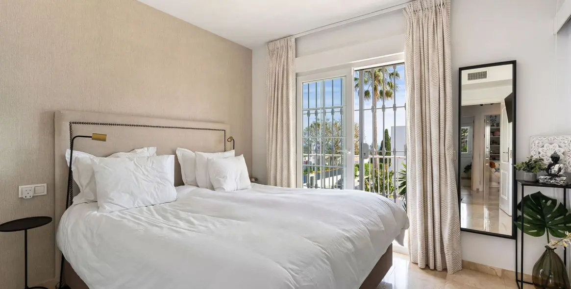 Sale of townhouse in Nueva Andalucía 18