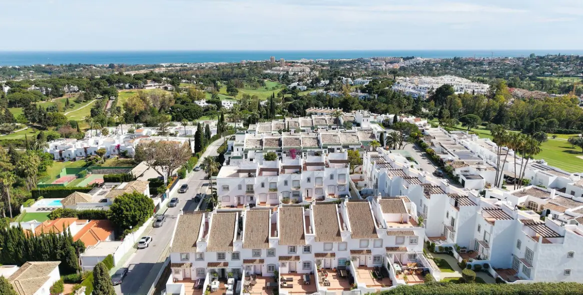 Sale of townhouse in Nueva Andalucía 36