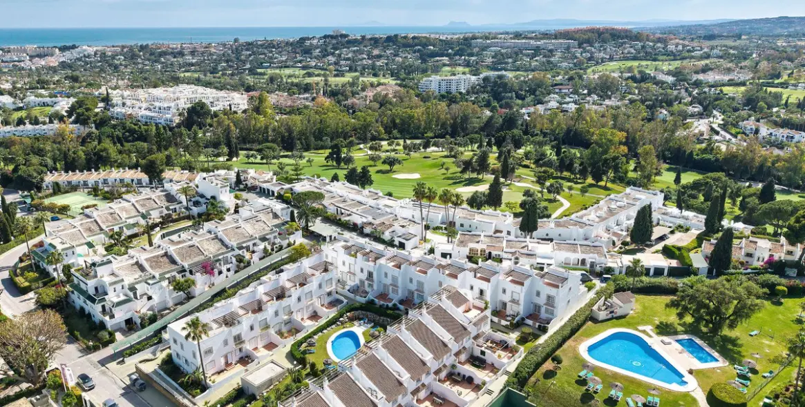 Sale of townhouse in Nueva Andalucía 41