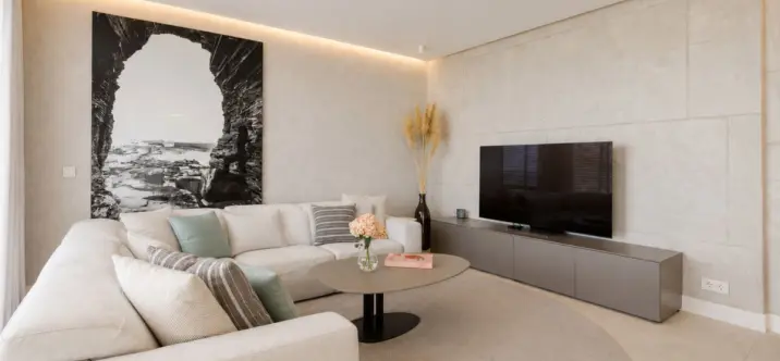 Sale of middle floor apartment in Estepona 3