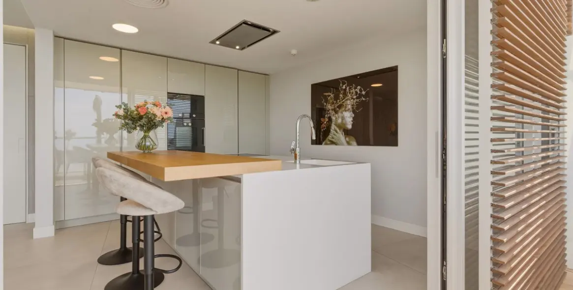 Sale of middle floor apartment in Estepona 9