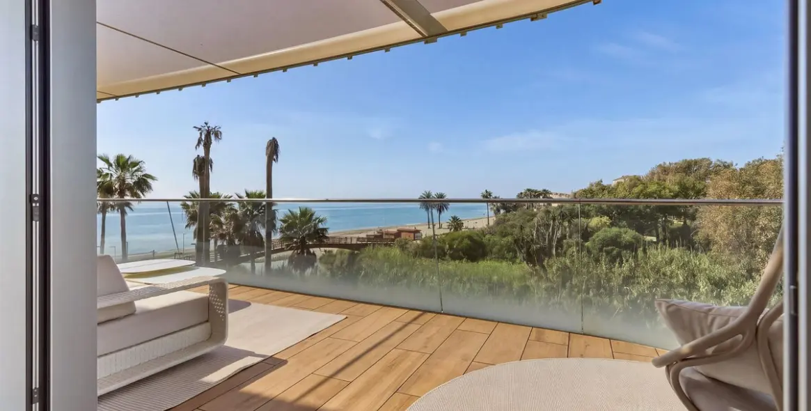 Sale of middle floor apartment in Estepona 12