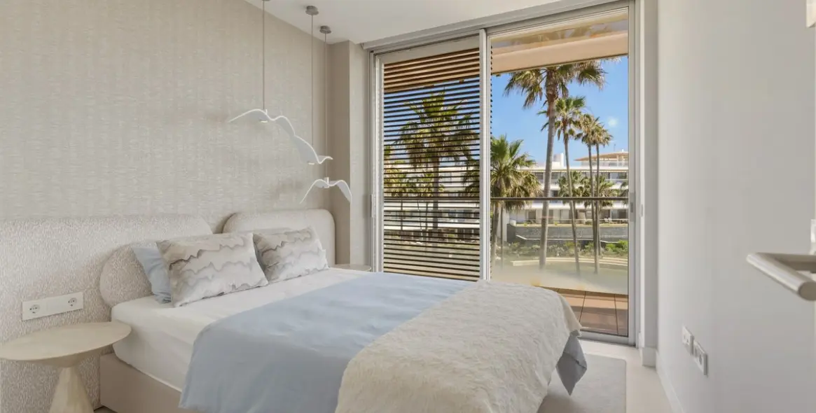 Sale of middle floor apartment in Estepona 14