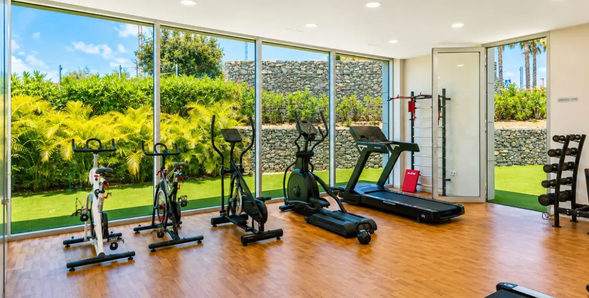 Sale of middle floor apartment in Estepona 27