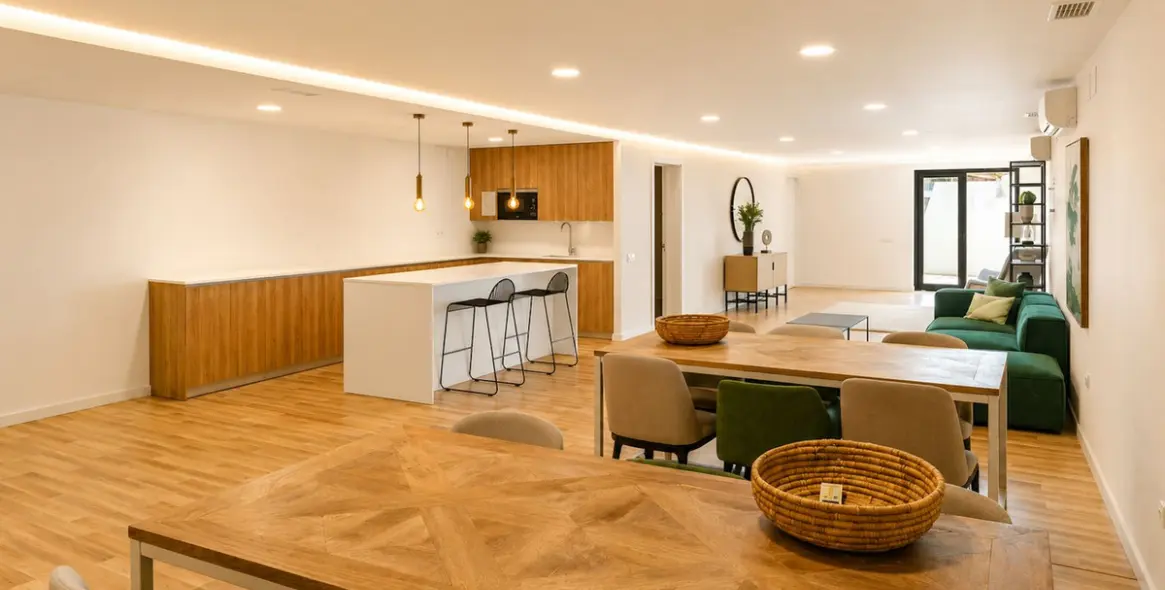 Sale of middle floor apartment in Estepona 35
