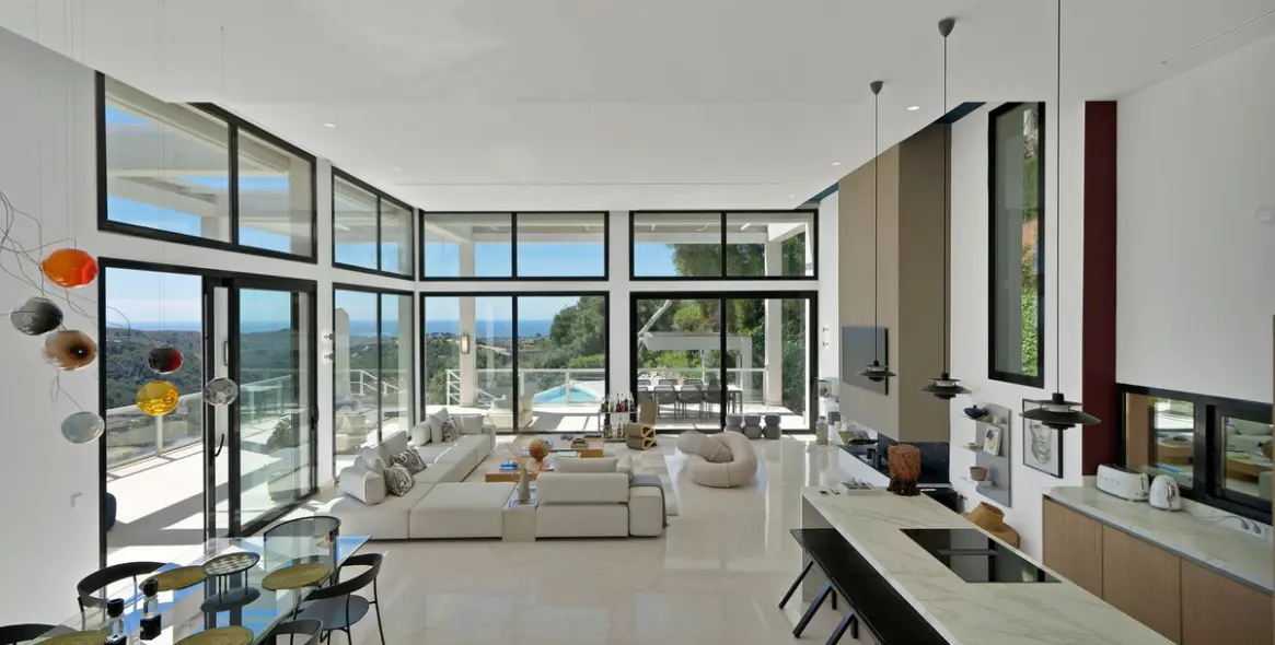 Sale of detached villa in Benahavís 2