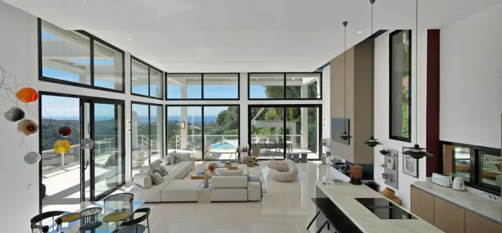 Sale of detached villa in Benahavís 1