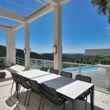 Sale of detached villa in Benahavís