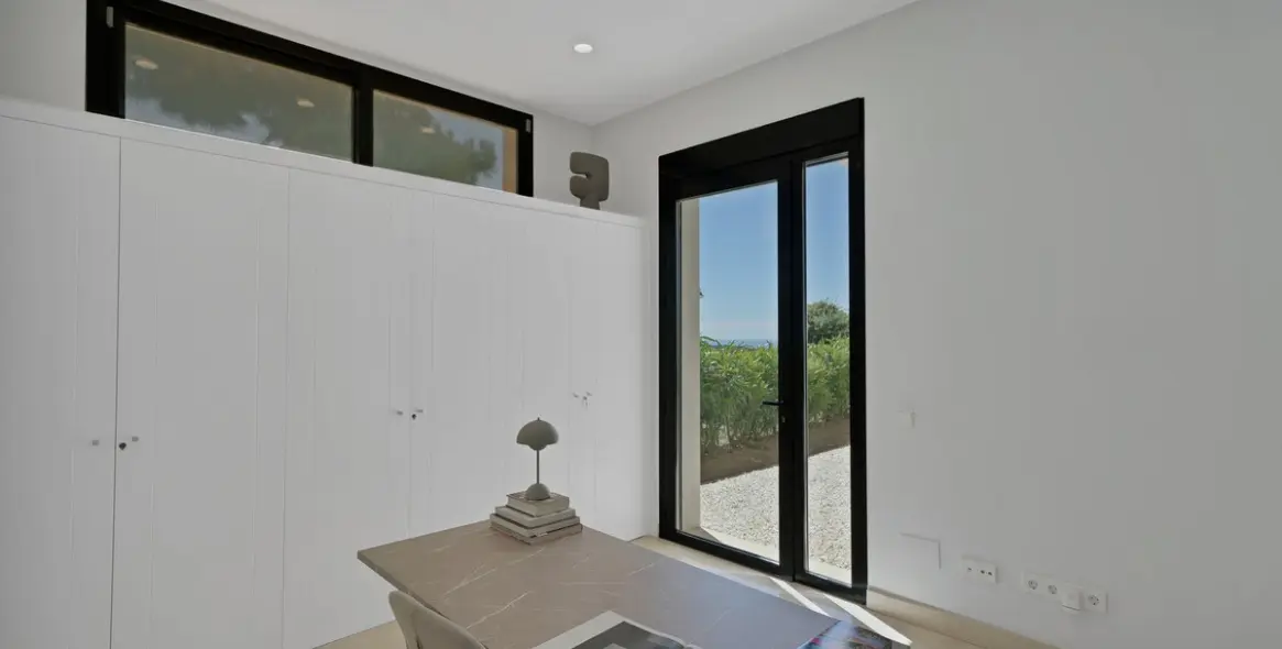 Sale of detached villa in Benahavís 12
