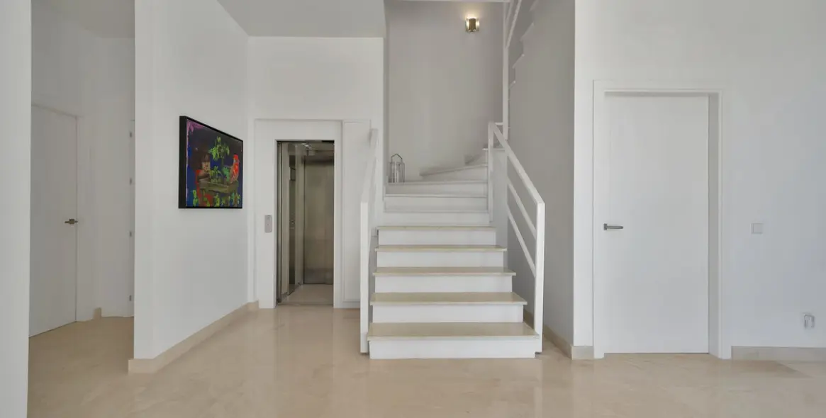 Sale of detached villa in Benahavís 15