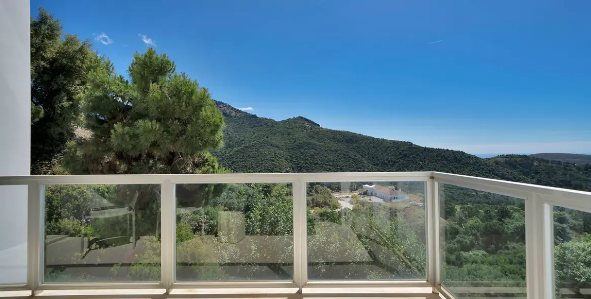 Sale of detached villa in Benahavís 24