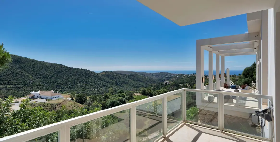 Sale of detached villa in Benahavís 25