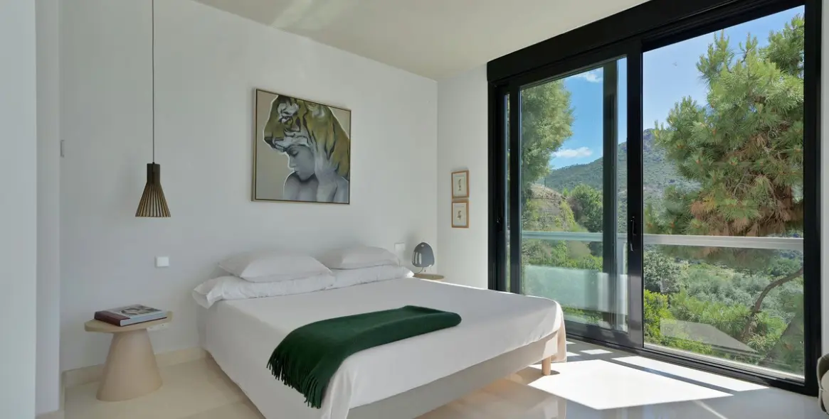 Sale of detached villa in Benahavís 31