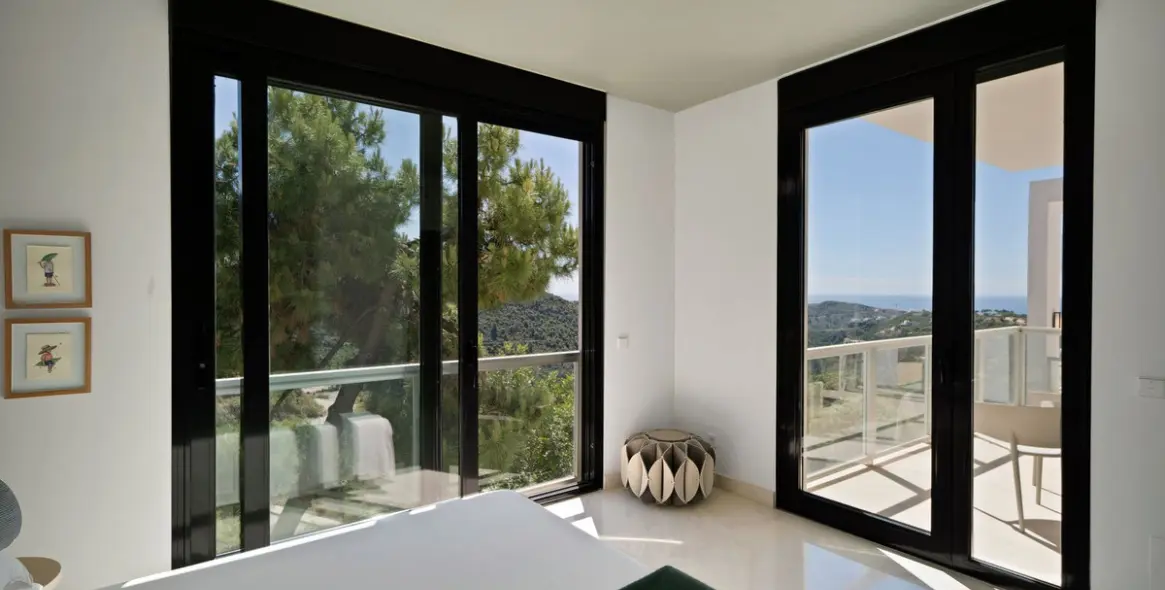 Sale of detached villa in Benahavís 34