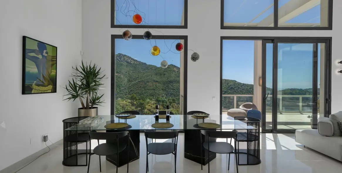 Sale of detached villa in Benahavís 36