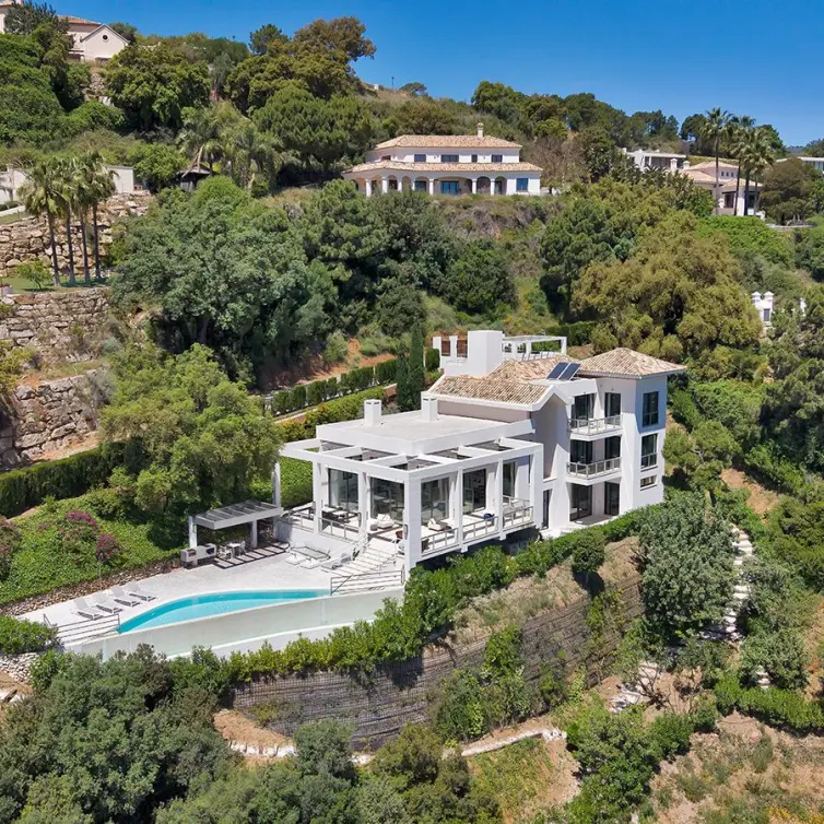 Sale of detached villa in Benahavís