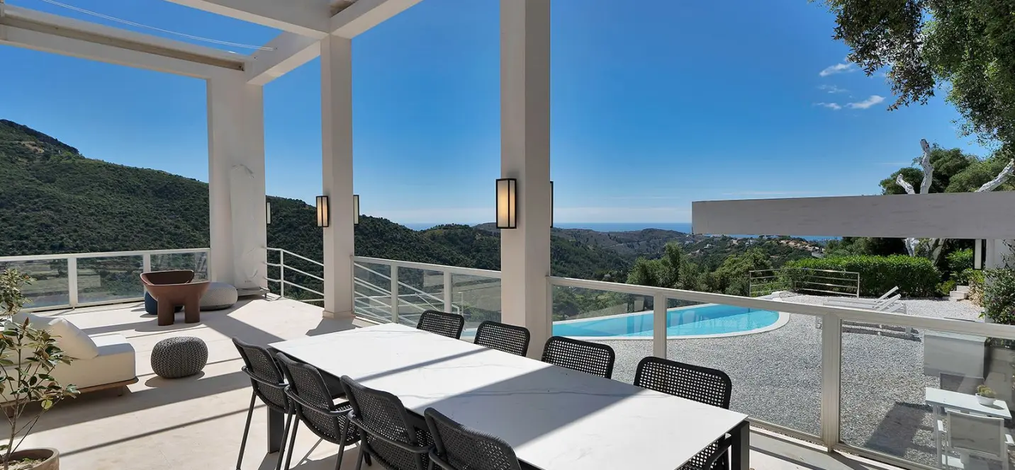 Sale of detached villa in Benahavís 2