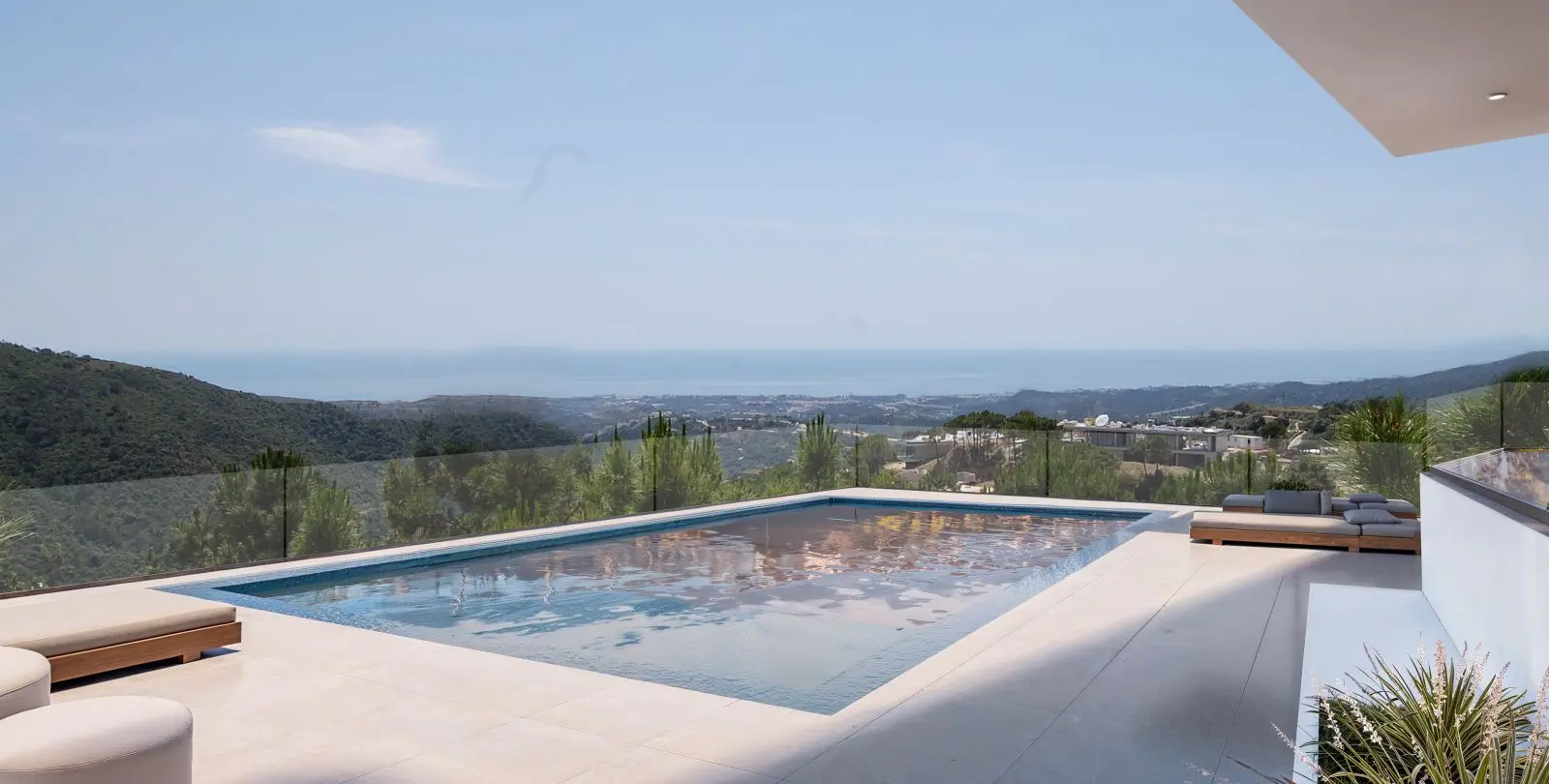 Sale of detached villa in Benahavís 1