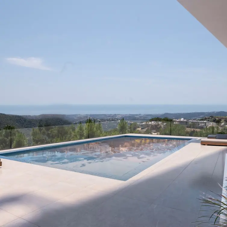 Sale of detached villa in Benahavís