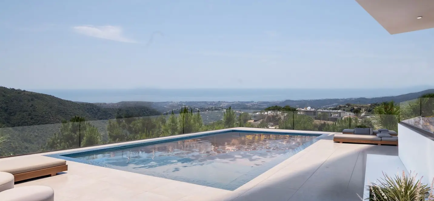 Sale of detached villa in Benahavís 0
