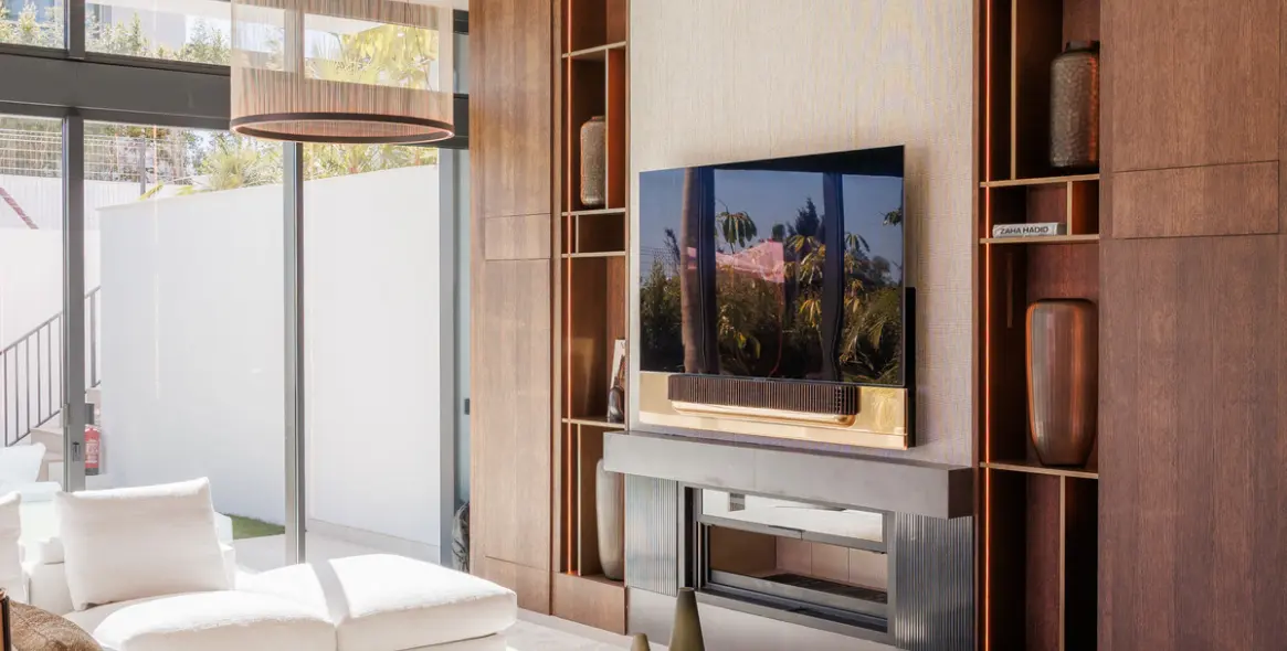 Sale of detached villa in The Golden Mile 2