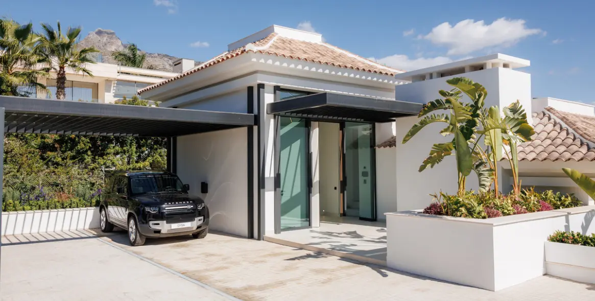 Sale of detached villa in The Golden Mile 12