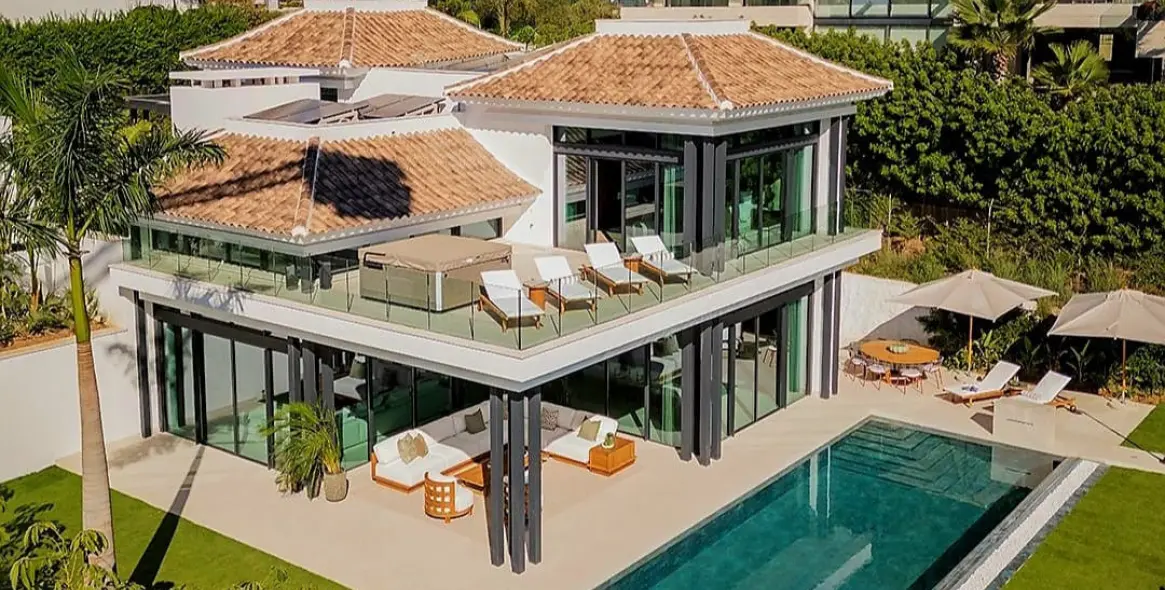 Sale of detached villa in The Golden Mile 14