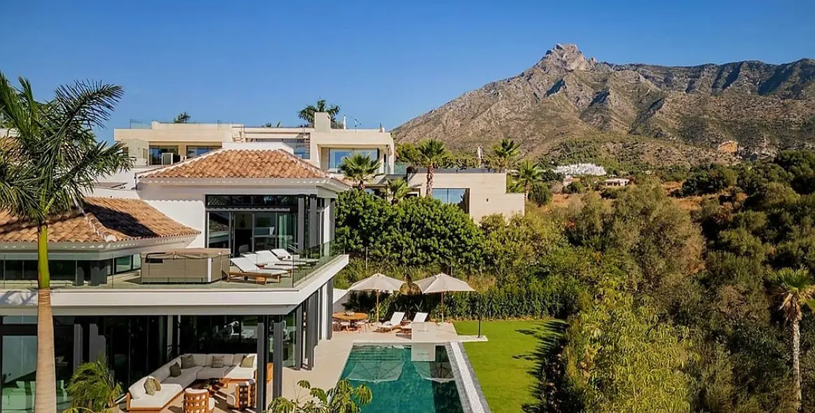 Sale of detached villa in The Golden Mile 20