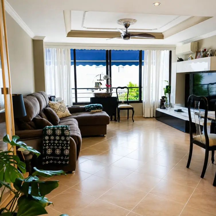 Venta de apartamento en planta media en San Pedro de Alcántara