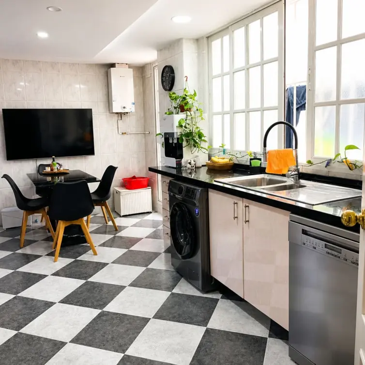 Venta de apartamento en planta media en San Pedro de Alcántara