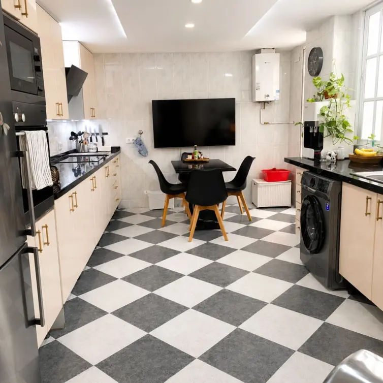 Venta de apartamento en planta media en San Pedro de Alcántara