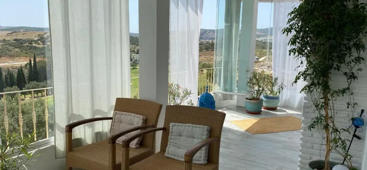 Продажа двухуровневого пентхауса в Estepona 2