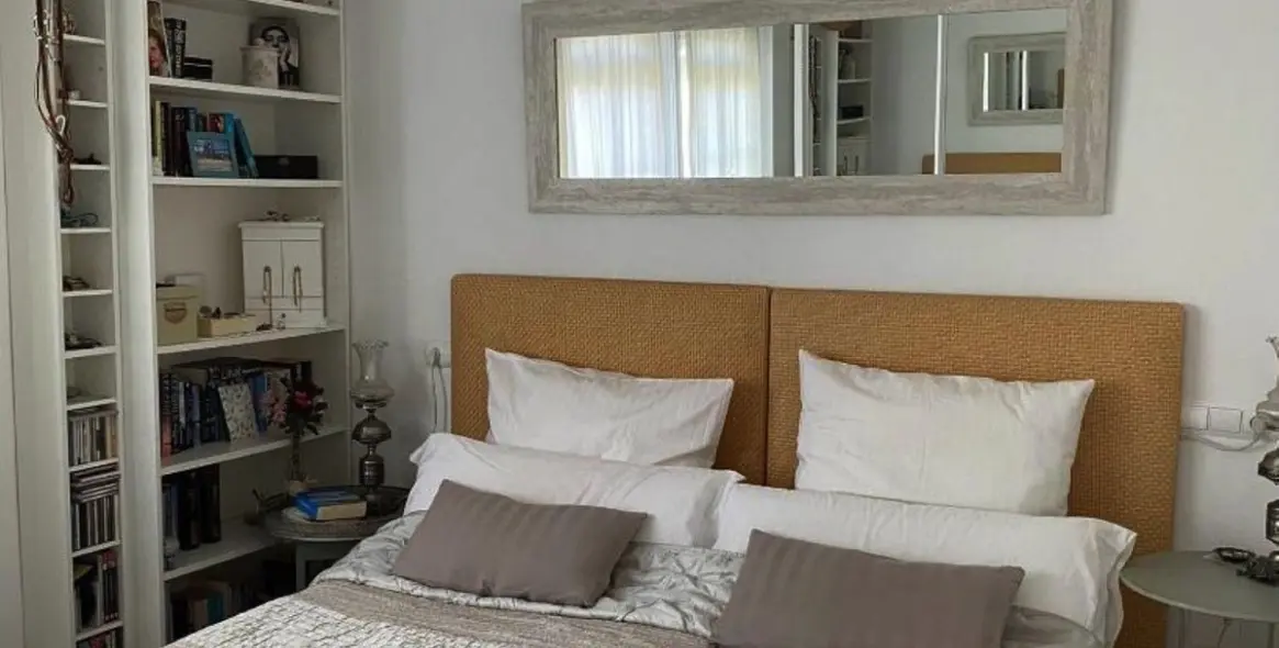Продажа двухуровневого пентхауса в Estepona 14