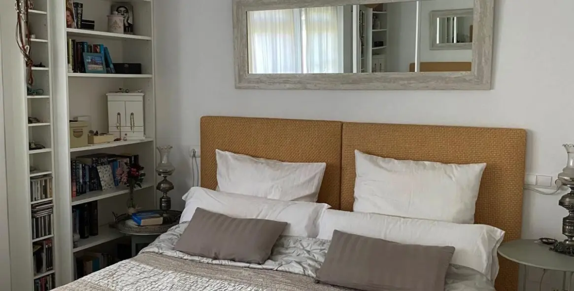 Продажа двухуровневого пентхауса в Estepona 17